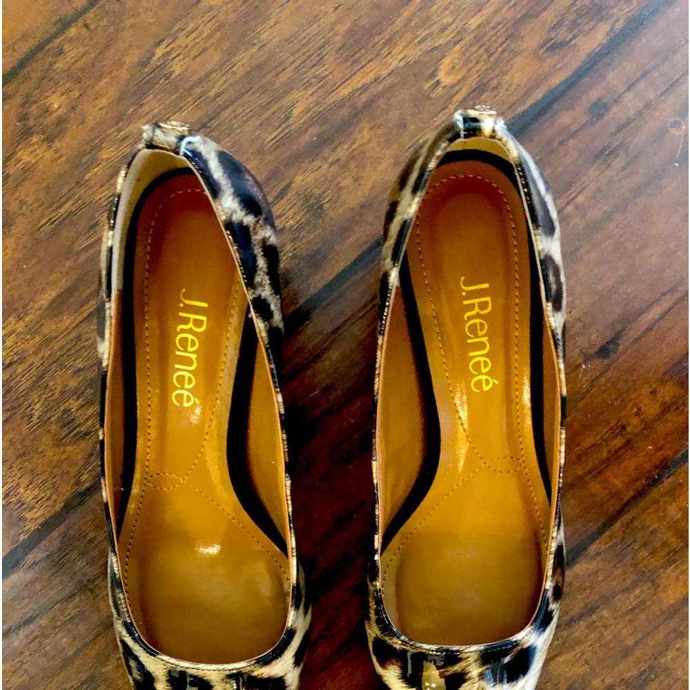 Women’s J.Renee 2” heels 71/2 M